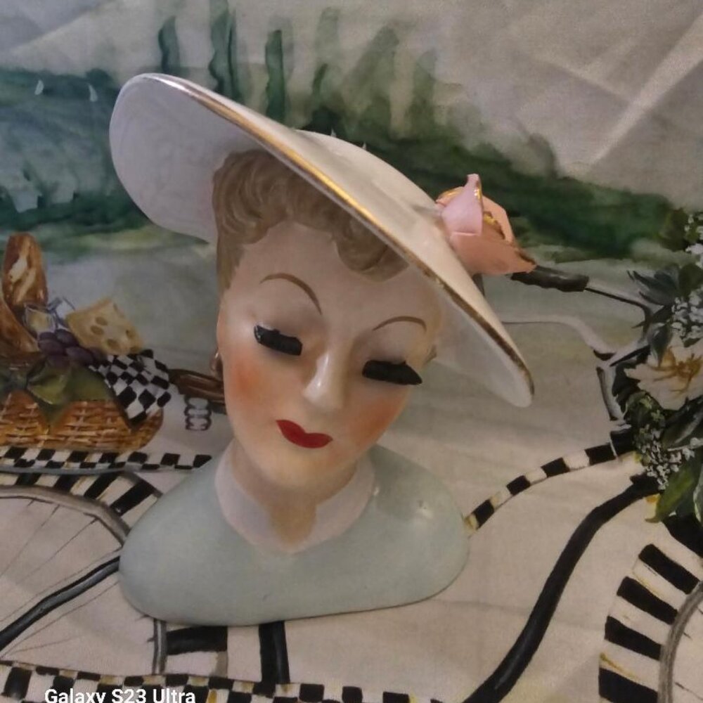 Vintage Lady Head Vase - Picture 2 of 8